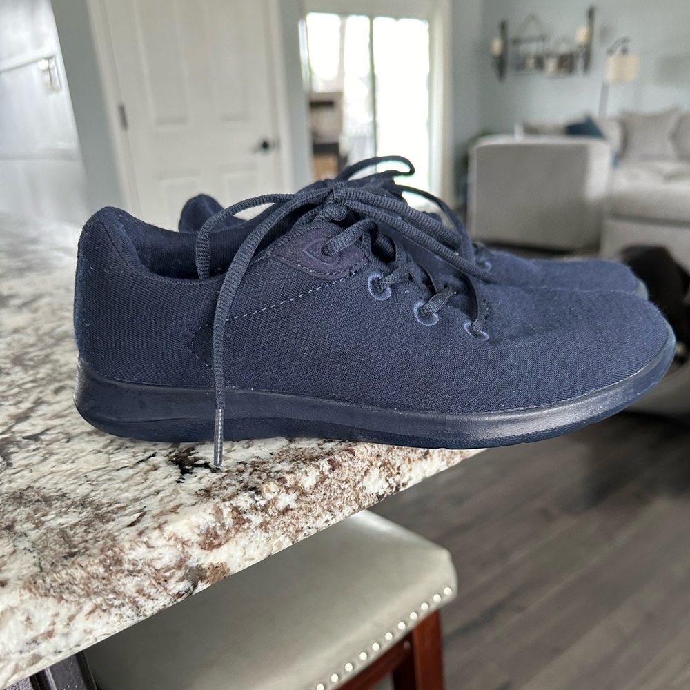 Merinos navy shoes size 6